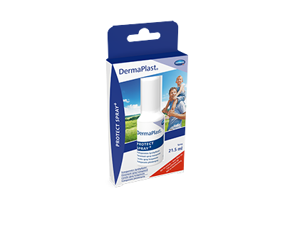 Hartmann DermaPlast® Protect Spray + transparent spray plaster packshot with father holding son on shoulders happy outdoors summer green fields blue sky.
