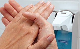 Správná hygiena rukou je základem eliminace rizik šíření infekcí. Pro všechna zdravotnická zařízení, včetně agentur domácí péče jsme proto vyvinuli Evoluční koncept hygieny rukou. 